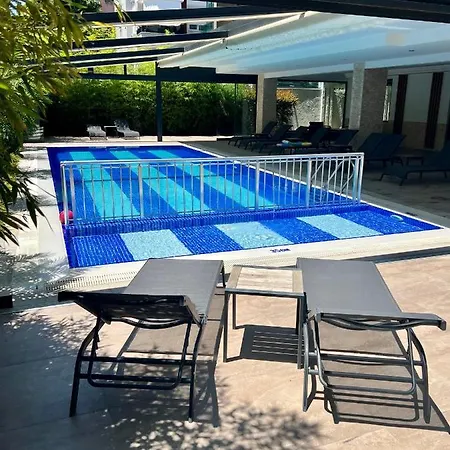25 - Cleopatra Exclusive, Center Apartment *